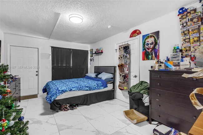 Building Photo - 3601 SW 2nd St