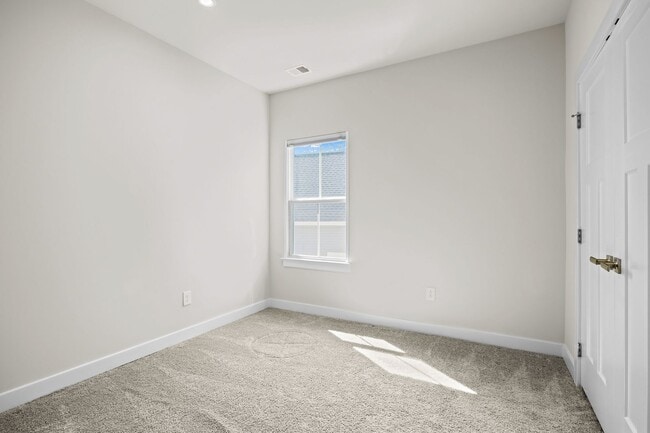 Building Photo - Beautiful 5 Bedroom Home with Attached In-...