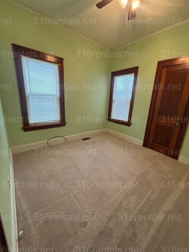 Building Photo - Two bed, Two Bath, fully fenced backyard rental available now!