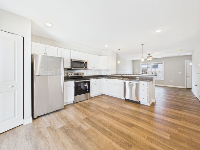 Building Photo - 1420 Circle Dr