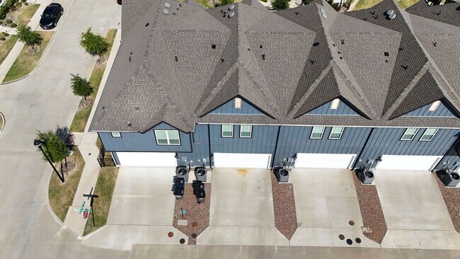 Building Photo - 1652 Jessica Dr