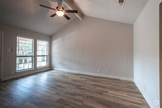 Building Photo - 6811 Thorncliffe Dr