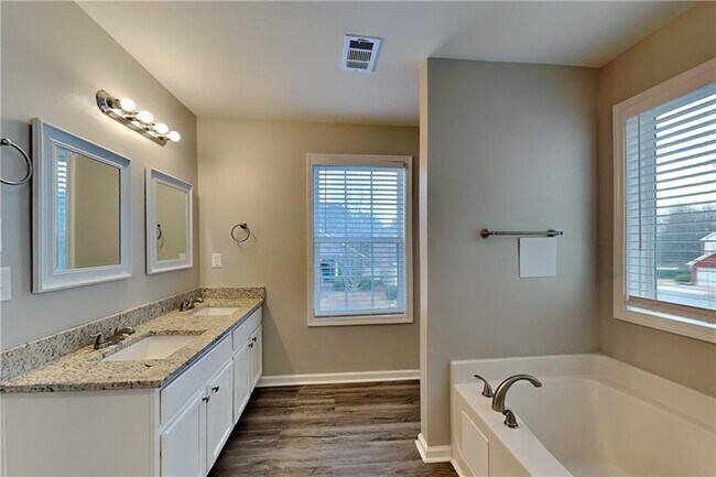 Building Photo - 207 Arrowhead Dr