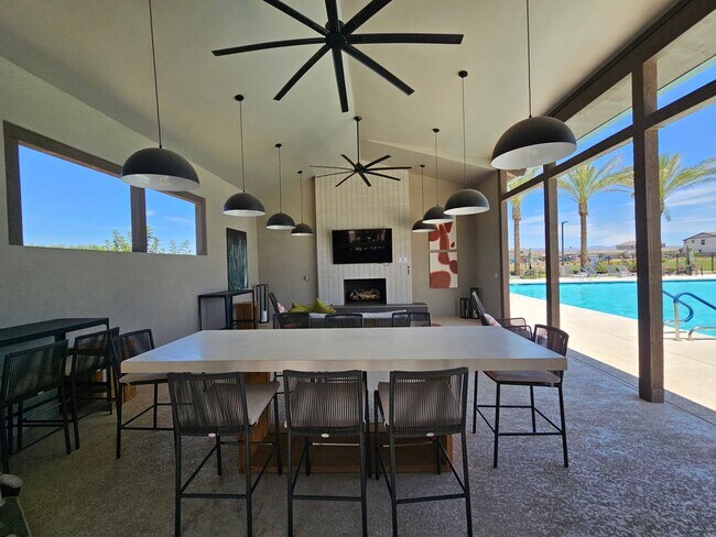 Building Photo - Wonderful new build with family fun amenities