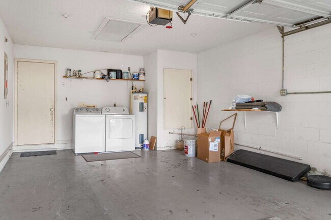 Building Photo - Charming 2-Bedroom Villa in On Top of the World