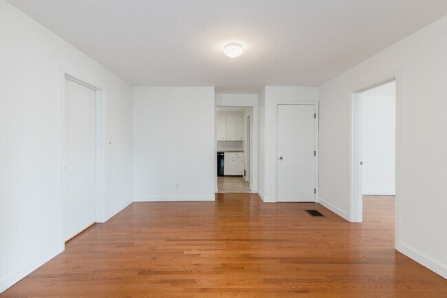 Building Photo - 55 Morse St