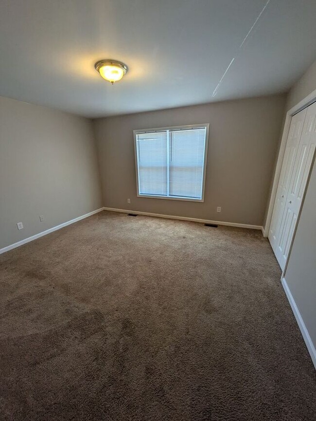 Building Photo - 2BD/1.5BA Townhome At Strawberry Patch Com...