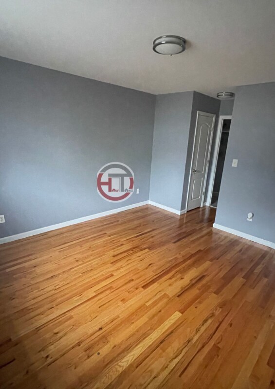 Building Photo - 816 Vincent Ave