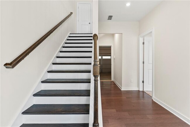 Building Photo - 2076 Holtz Ln