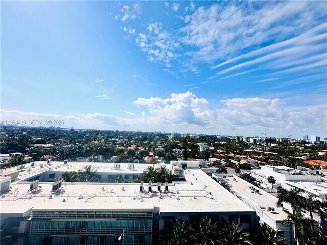 Building Photo - 9225 Collins Ave