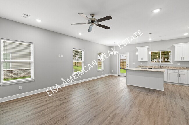 Building Photo - 404 Walters Cir