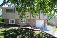 Building Photo - Beautiful 3 Bedroom Split entry in Gretna