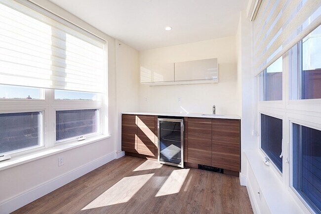 Building Photo - 40 Fisher Ave