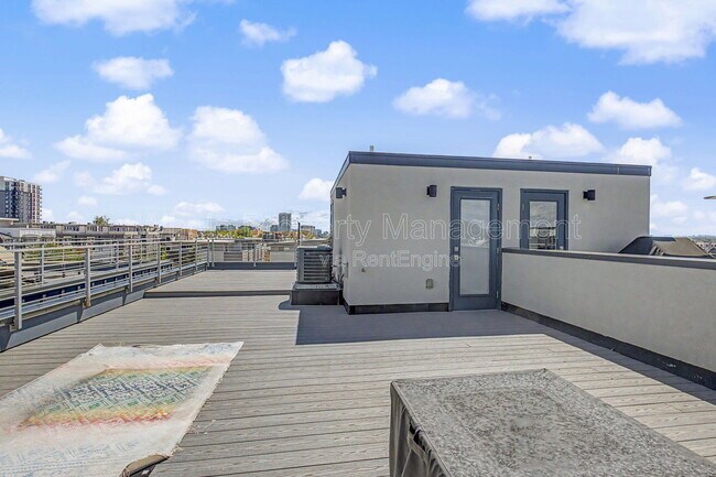 Building Photo - 2708 W 25th Ave