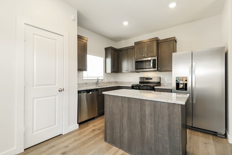 Building Photo - 1500 Harvester Dr