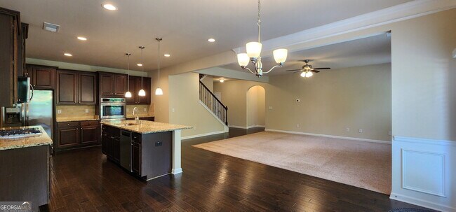 Building Photo - 525 Twelve Oaks Dr