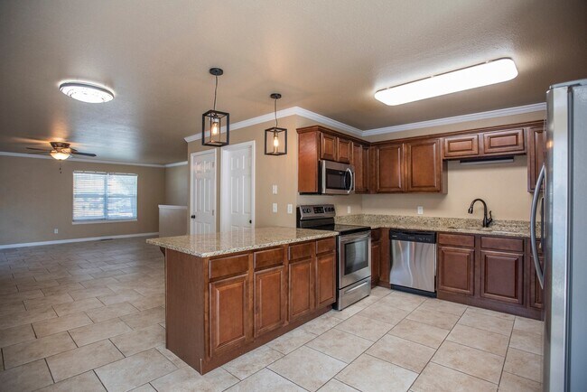 Building Photo - 2451-2451 N Brophy Cir