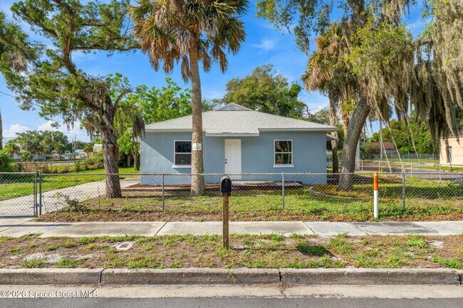 Building Photo - 405 Dummitt Ave