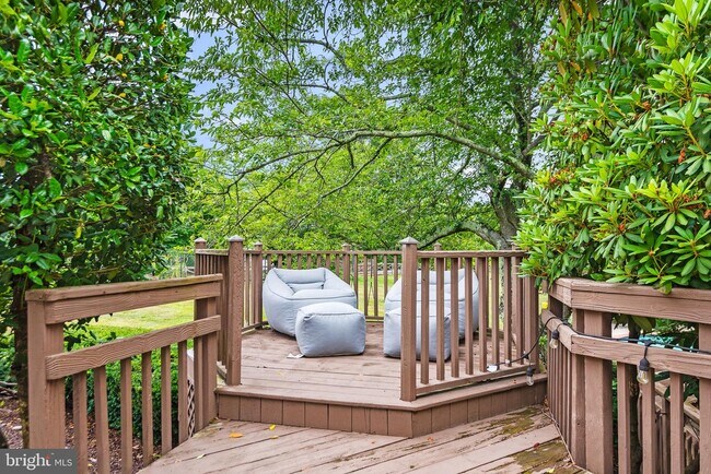 Building Photo - 1 Glenhurst Ct