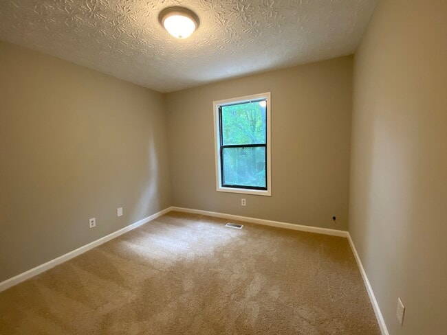 Building Photo - 1062 Dassow Ct