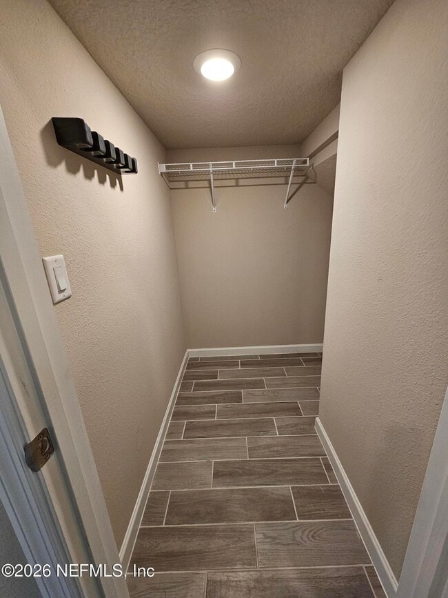 Building Photo - 10330 Alder Creek Ln