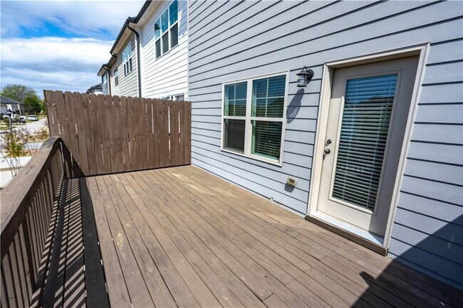 Building Photo - 3657 Princeton Ave