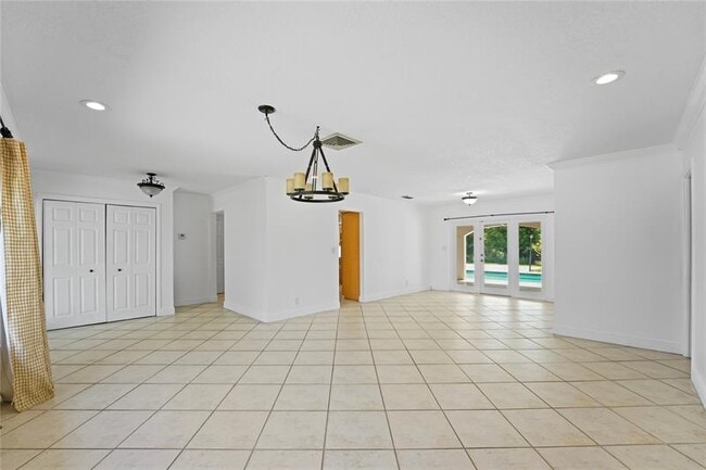 Building Photo - 1120 E Tropical Way