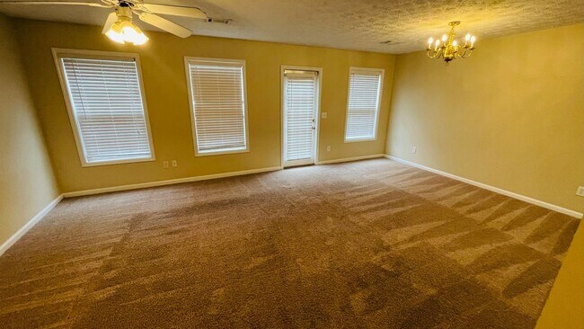 Building Photo - 2428 E University Dr