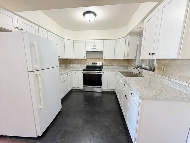 Building Photo - 309 Kerry Dr