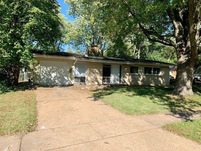 Primary Photo - 3 Bedroom Home in Florissant - UPDATED KIT...