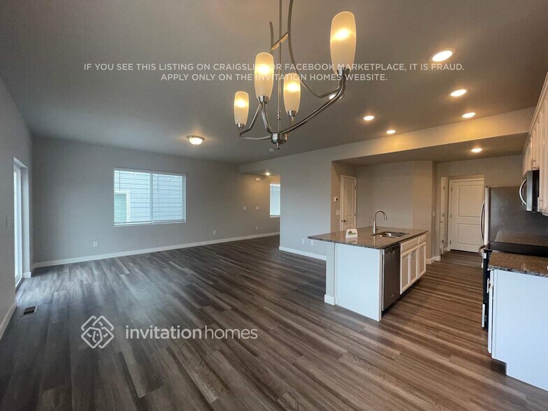 Building Photo - 6246 Bobolink Trl