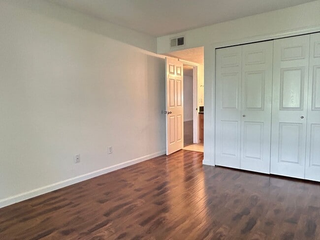 Building Photo - 2 Bed | 2 Bath Condo in Gated Phoenix Community