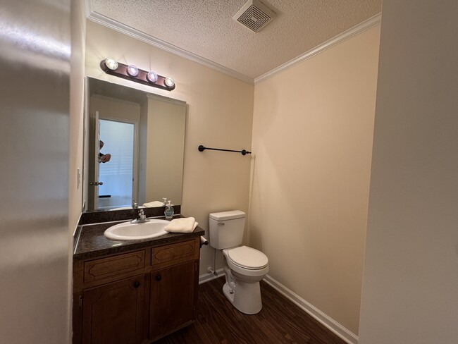 Building Photo - 1216-12X6 Cross Creek Cir