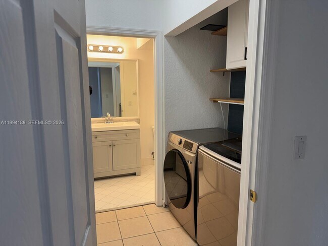 Building Photo - 650 NW 170th Terrace