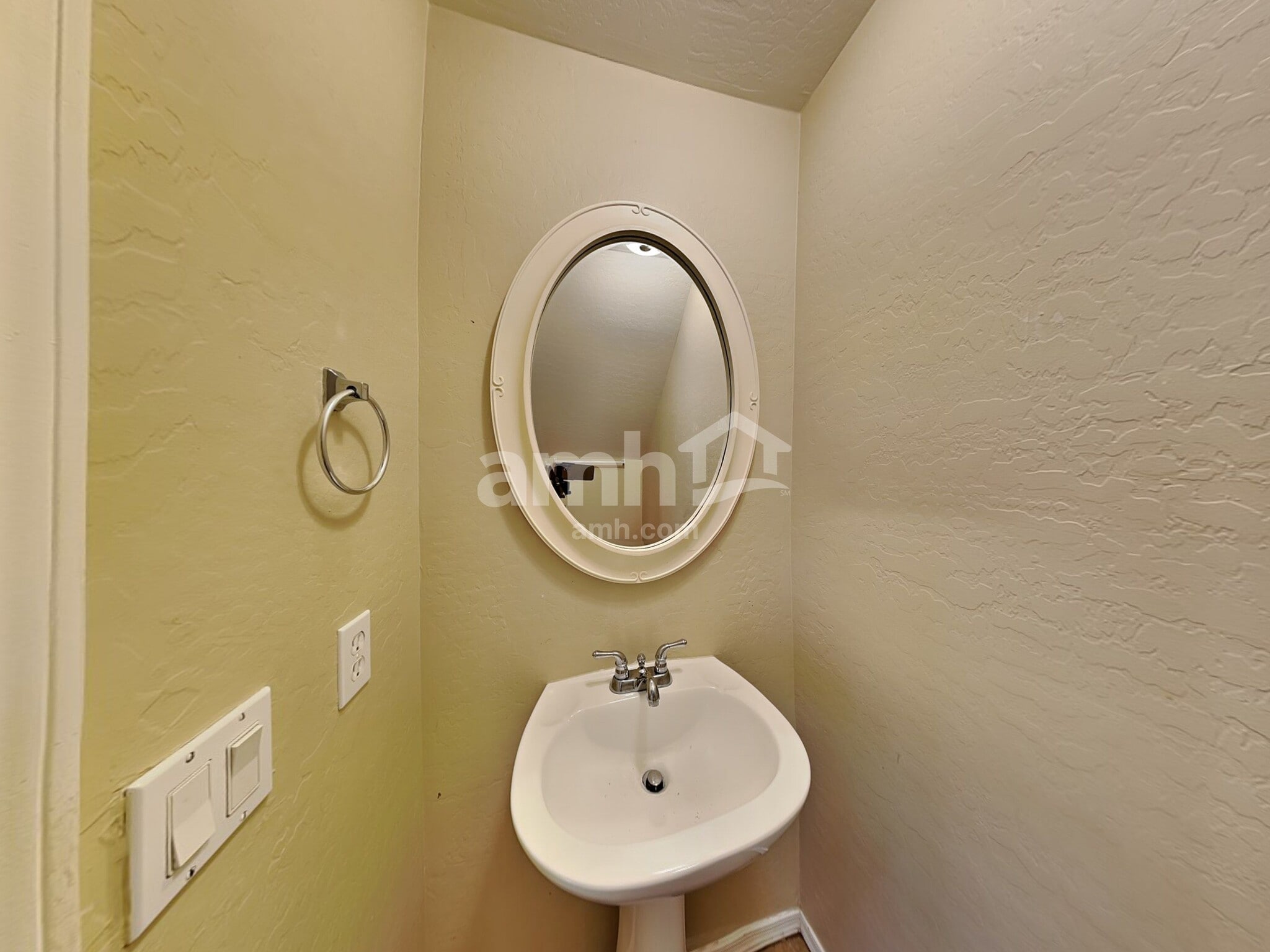 Building Photo - 3131 W Alta Vista Rd