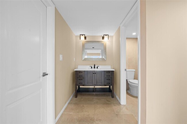 Building Photo - 3900 Galt Ocean Dr