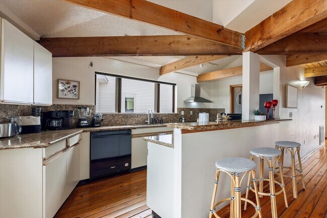 Building Photo - 164 Bora Dr