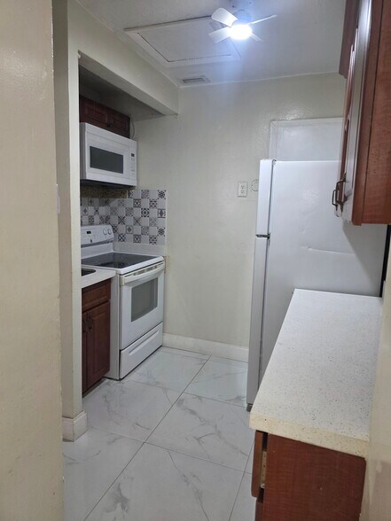 Building Photo - 4941 NW 12th Ct