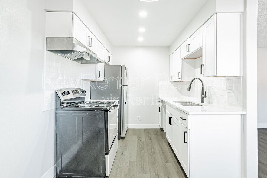 Building Photo - 602 South St