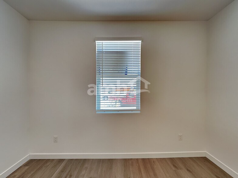 Building Photo - 12323 W Burruel Crk Ln