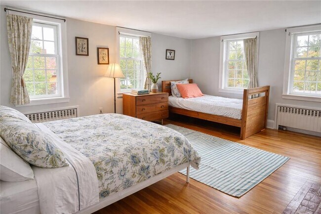 Building Photo - 2678 E Main Rd