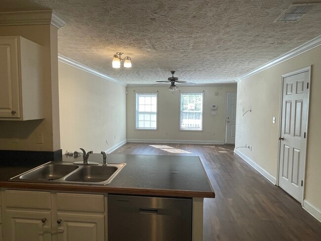 Building Photo - 105 Westchester Dr
