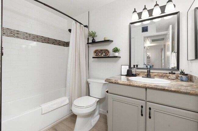 Building Photo - 10401 N 52nd St