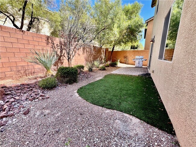 Building Photo - 10838 Whipple Crest Ave