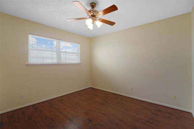 Building Photo - 8416 Seawall Blvd
