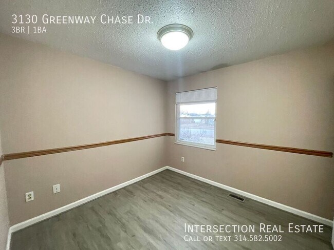 Building Photo - 3130 Greenway Chase Dr