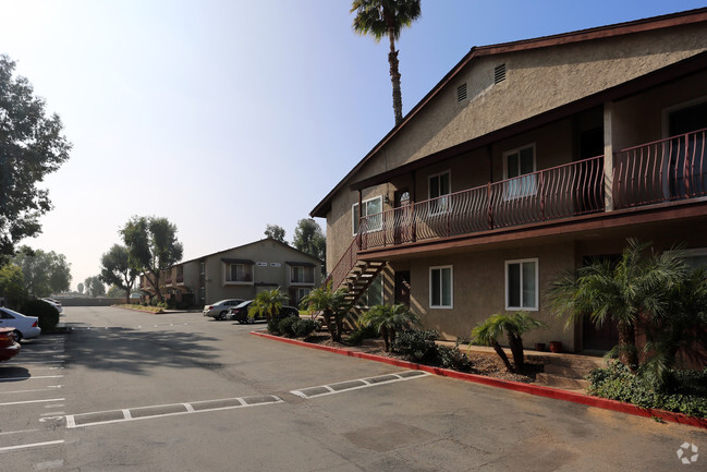 Building Photo - Oakdale Village