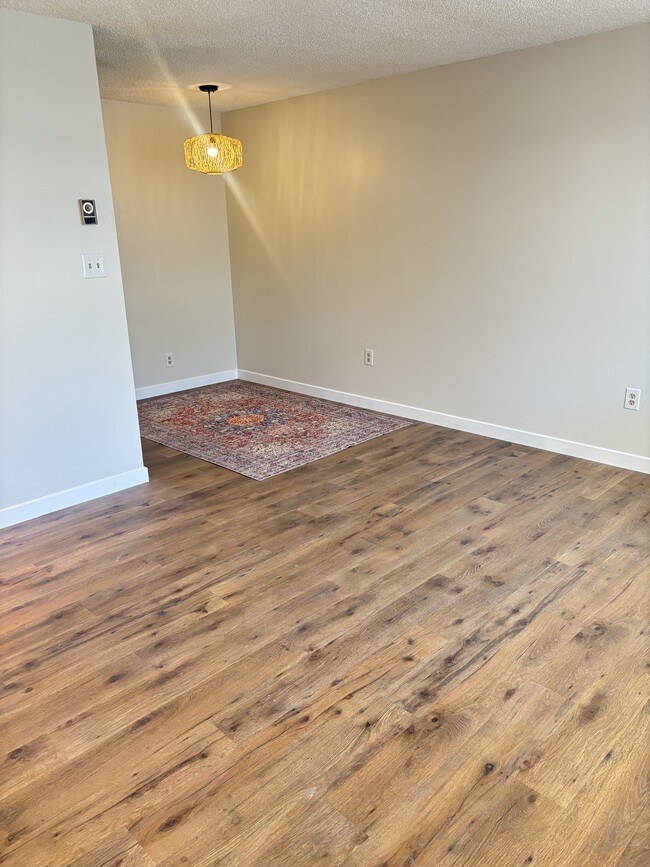 Building Photo - 404-406 S 9th Ave