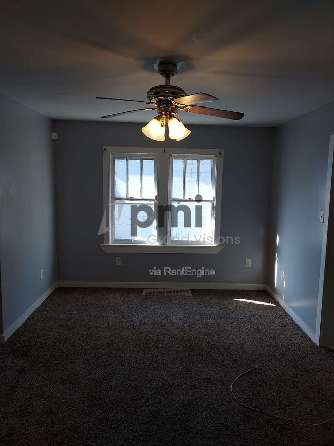 Building Photo - 1312 E Olive St