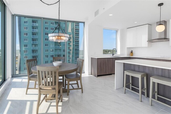 Building Photo - 777 3rd Ave N